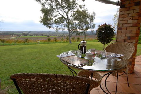 Blickinstal Barossa Valley Retreat - Rental Cars 0