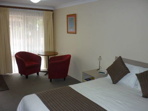 Bomaderry Motor Inn - Rental Cars 1