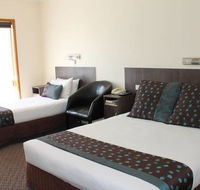 Boulevard Motor Inn - Rental Cars