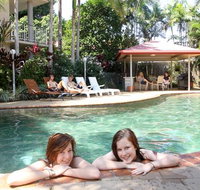 Cairns Reef Apartments  Motel - Rental Cars