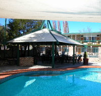 Centre Point Mid City Motor Inn - Rental Cars