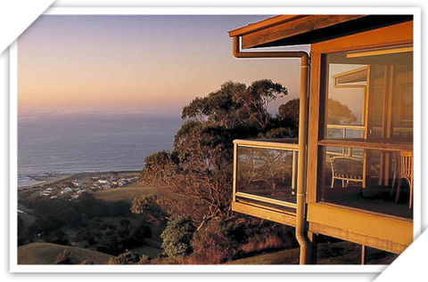 Chris's Beacon Point Restaurant & Villas - Rental Cars 3