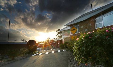 City View Motel ( Hobart) - Rental Cars 1