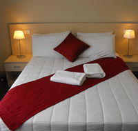 Club Motor Inn - Rental Cars