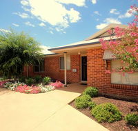 Colonial Court Villas Serviced Apartments - Rental Cars
