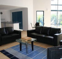 Cosy Corner Beach Cottages - Rental Cars
