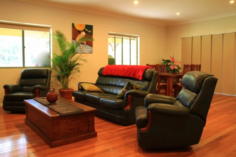 Ashdon Bed & Breakfast - Rental Cars 3