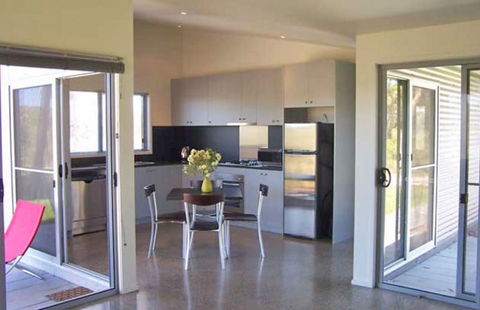 Art House Accommodation - Rental Cars 2
