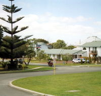 Dolphin Lodge - Rental Cars