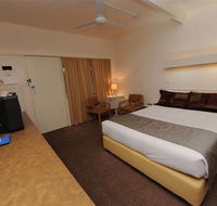 Econo Lodge Ben Hall Motor Inn - Rental Cars