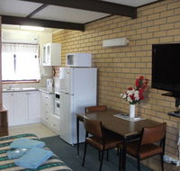 Golfers Retreat Motel - Rental Cars
