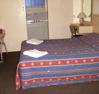 Great Lakes Motor Inn - Rental Cars