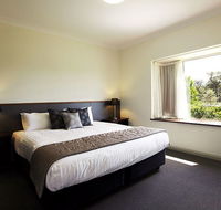 Harrigan's Irish Pub  Ibis Styles Harrington - Rental Cars