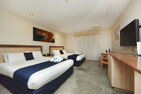 Ibis Styles Canberra - Rental Cars 3
