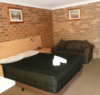 Jumbuck Motor Inn - Rental Cars
