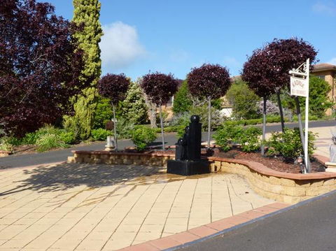 Kadina Bed And Breakfast - Rental Cars 2
