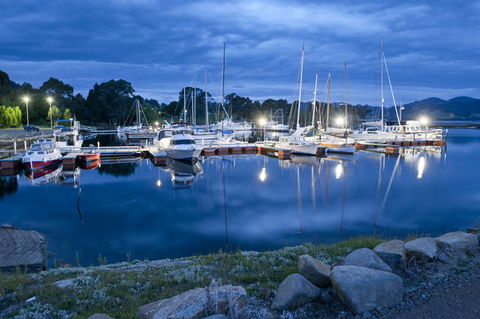 Kermandie Hotel & Marina - Rental Cars 7