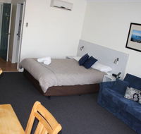Lakeview Motor Inn - Rental Cars