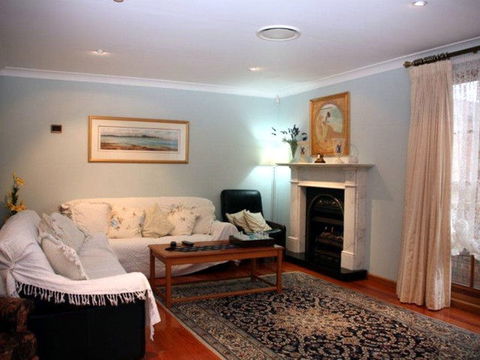 Lavender House B&B - Rental Cars 2