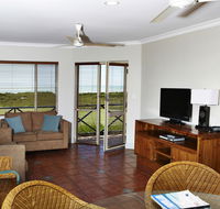 Moonlight Bay Suites - Rental Cars