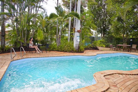 Moore Park Beach Motel - Rental Cars 4