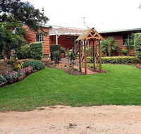 Mulanah Gardens BB Cottages/Wedding Venue - Rental Cars