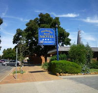 Nicholas Royal Motel - Rental Cars