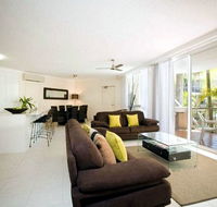 Noosa Tropicana - Rental Cars