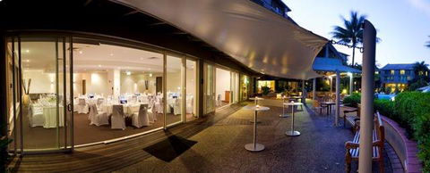 Novotel Cairns Oasis Resort - Rental Cars 3