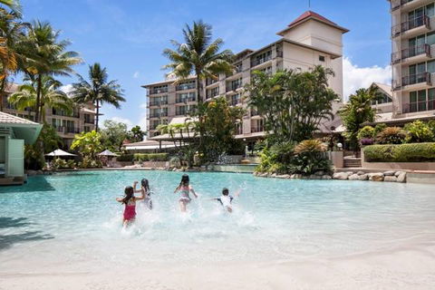 Novotel Cairns Oasis Resort - Rental Cars 10