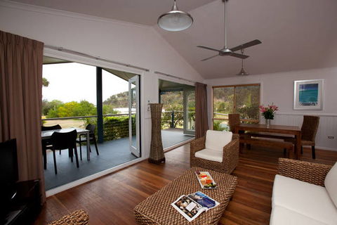 NRMA Ocean Beach Holiday Park - Rental Cars 2