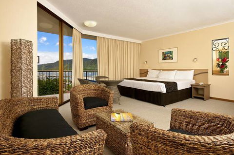 Pacific Hotel Cairns - Rental Cars 0