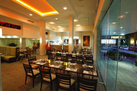 Pacific Hotel Cairns - Rental Cars 1