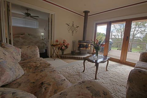 Peppermint Springs Retreat & Day Spa - Rental Cars 0