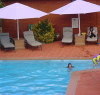 Quality Inn Country Plaza Queanbeyan - Rental Cars