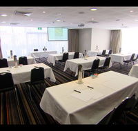 Quality Suites Pioneer Sands - Rental Cars