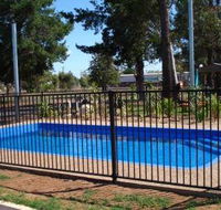 Silver Oaks Motel - Rental Cars