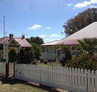 Tenterfield Luxury Historic c1895 Cottage - Rental Cars