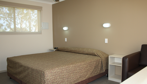 The Bowlo Holiday Cabins - Rental Cars 2