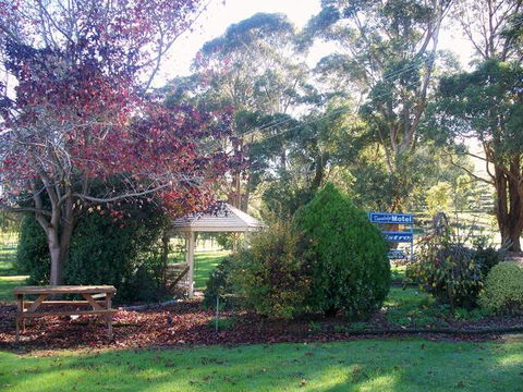 Toora Lodge Motel - Rental Cars 0