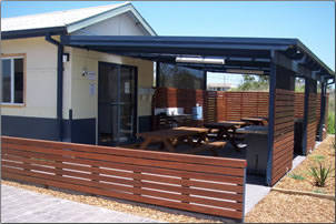 Two Shores Holiday Village - Rental Cars 3