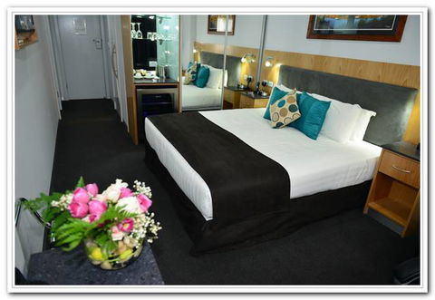 Waikerie Hotel Motel - Rental Cars 0