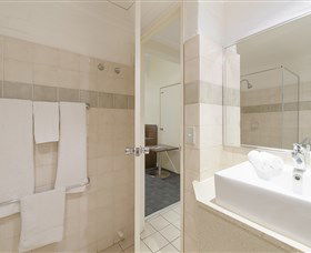 Ibis Styles Karratha - Rental Cars 3
