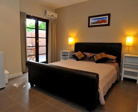 Waikiki Beach Bed And Breakfast - Rental Cars 2