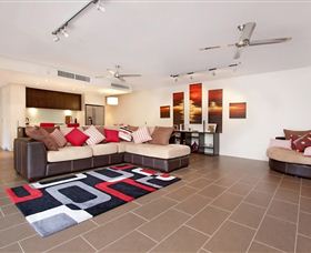 Absolute Waterfront Rainforest Apartment - Rental Cars 3