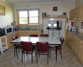 Acacia Park Farm House - Rental Cars 5