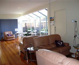 Apollo Bay Bed And Breakfast - Rental Cars 4