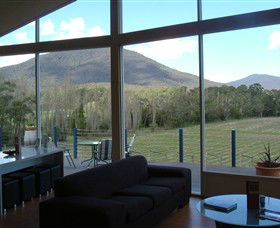 Boat O'Craigo Wines - Rental Cars 2