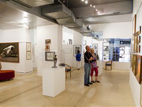 Bay Discovery Centre Museum - Rental Cars 2