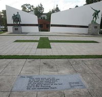 Shepparton Cenotaph - Rental Cars